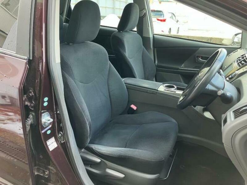 PRIUS ALPHA