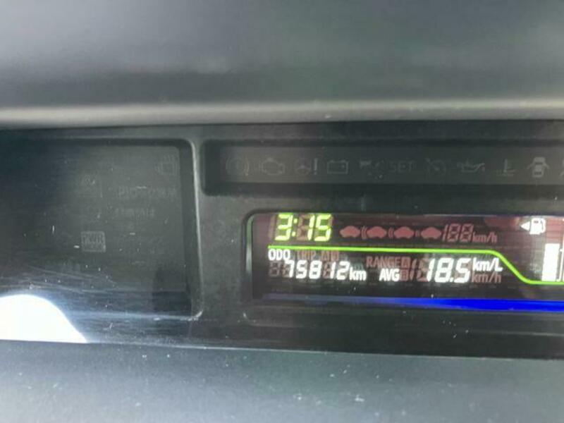 PRIUS ALPHA
