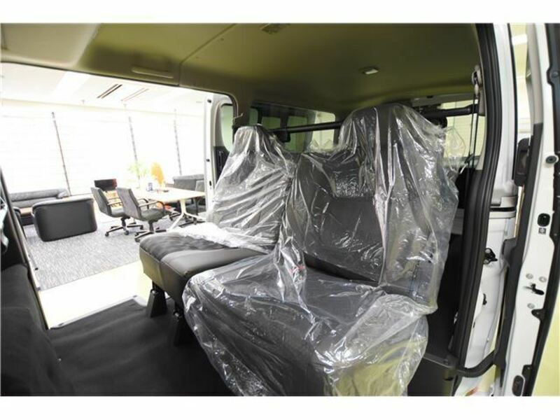 CARAVAN VAN