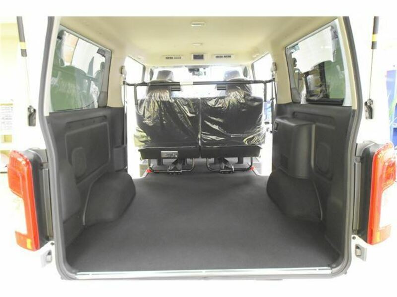 CARAVAN VAN