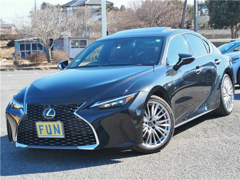LEXUS IS