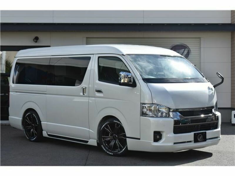 TOYOTA HIACE