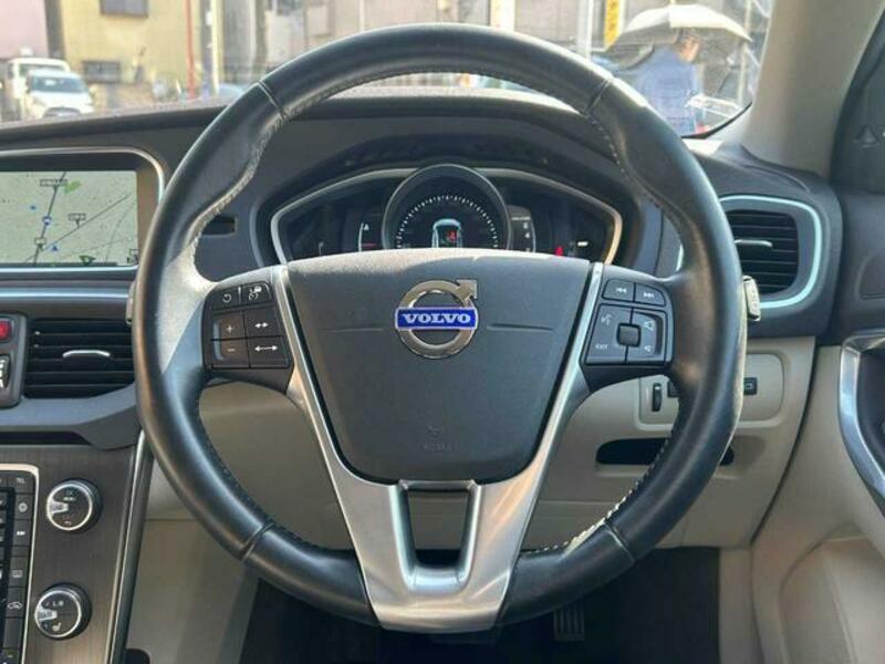 V40