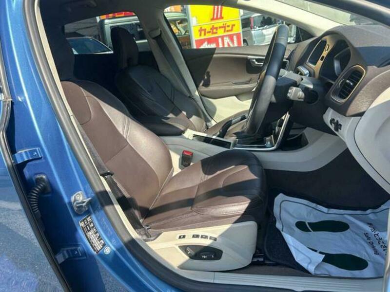 V40