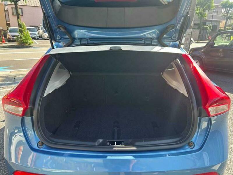 V40