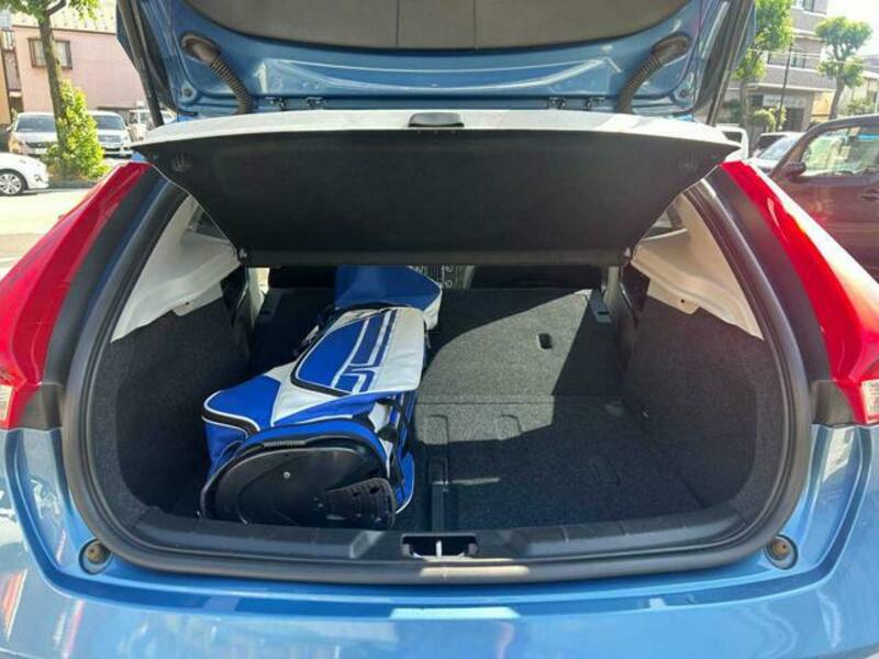 V40