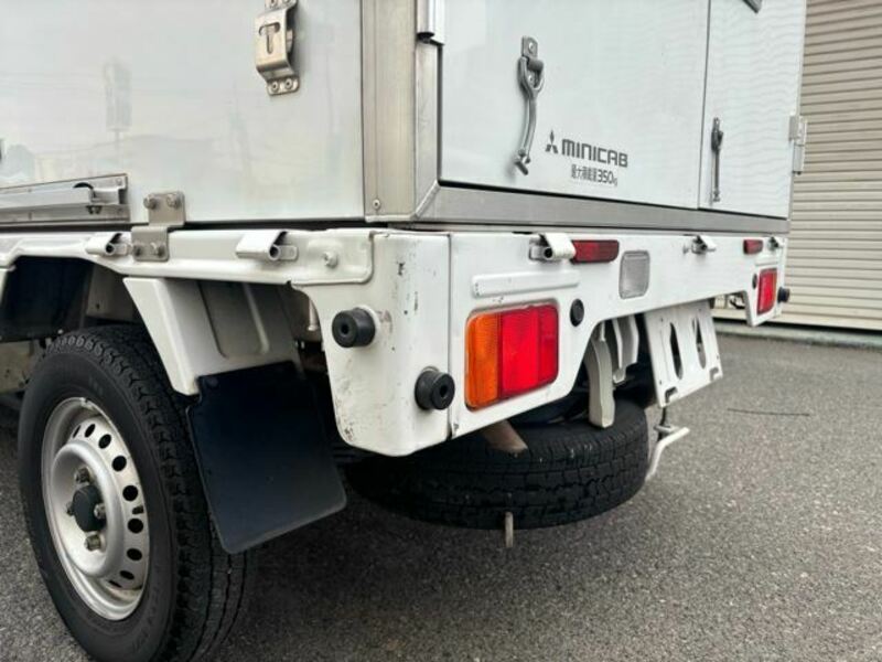 MINICAB TRUCK