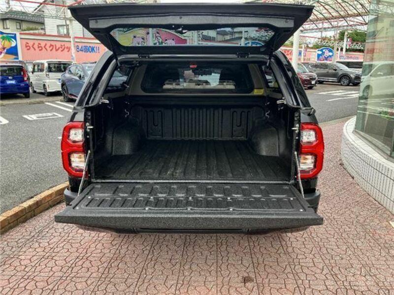 HILUX