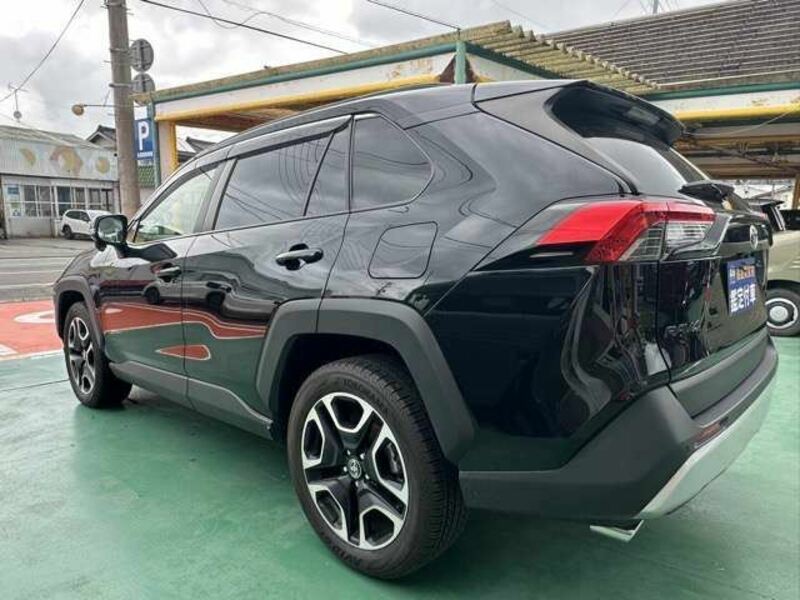 RAV4