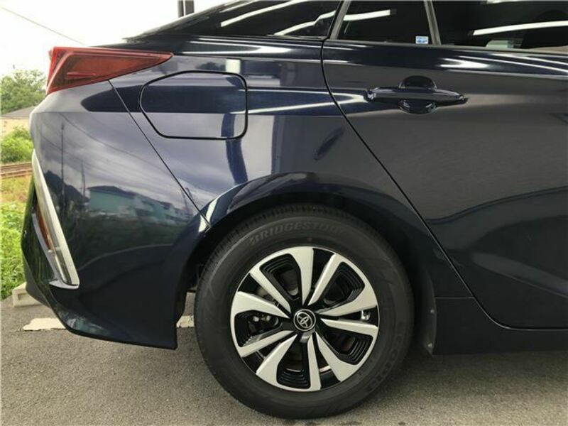 PRIUS PHV