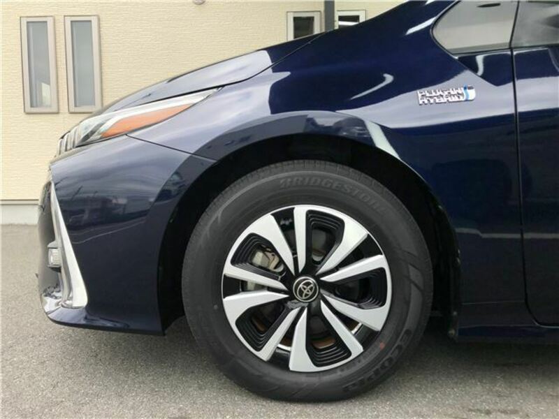 PRIUS PHV