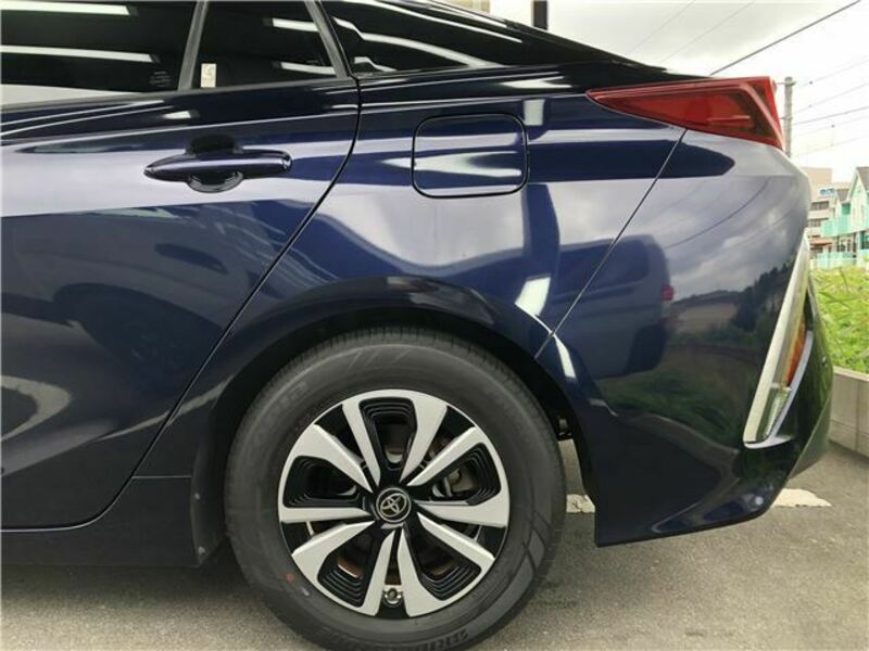 PRIUS PHV