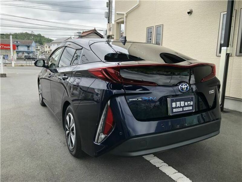 PRIUS PHV