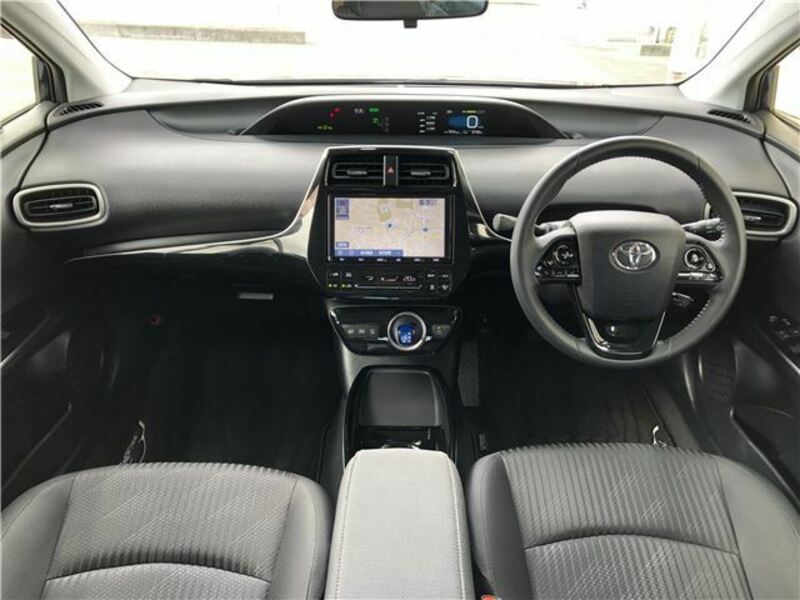 PRIUS PHV