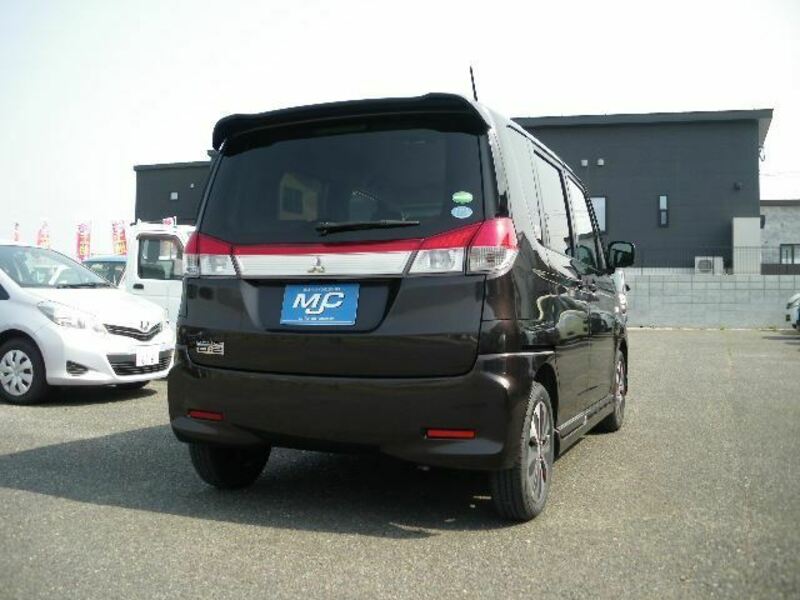 DELICA D2