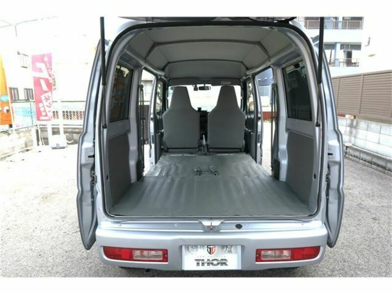 MINICAB VAN