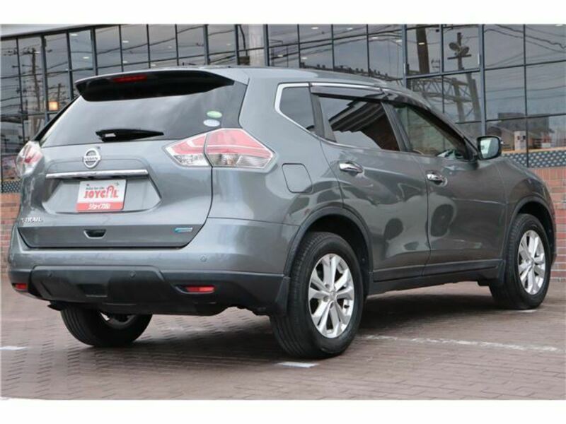 X-TRAIL