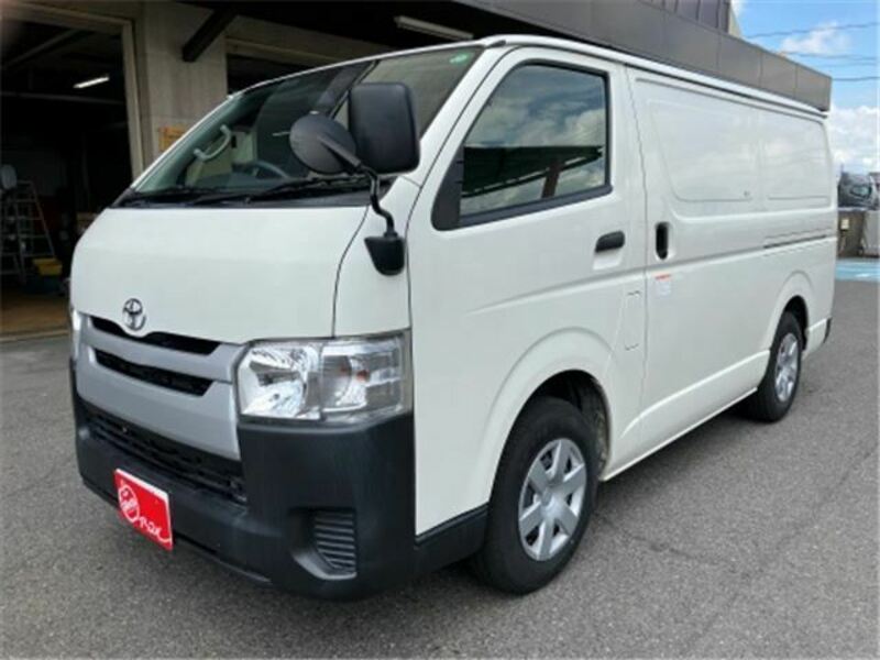 TOYOTA HIACE