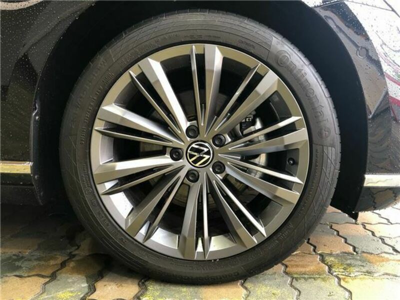 PASSAT VARIANT