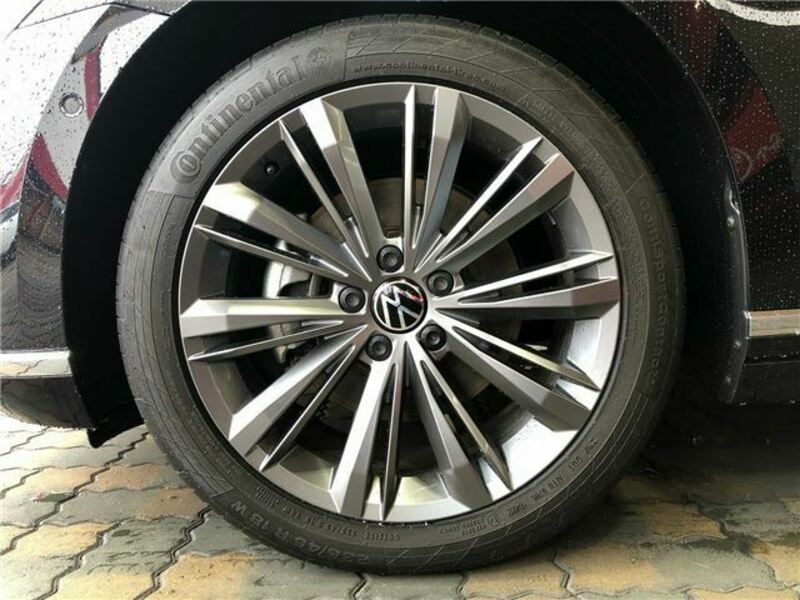 PASSAT VARIANT