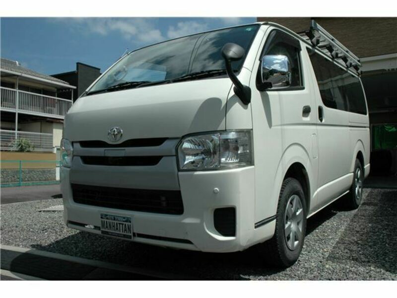TOYOTA HIACE VAN