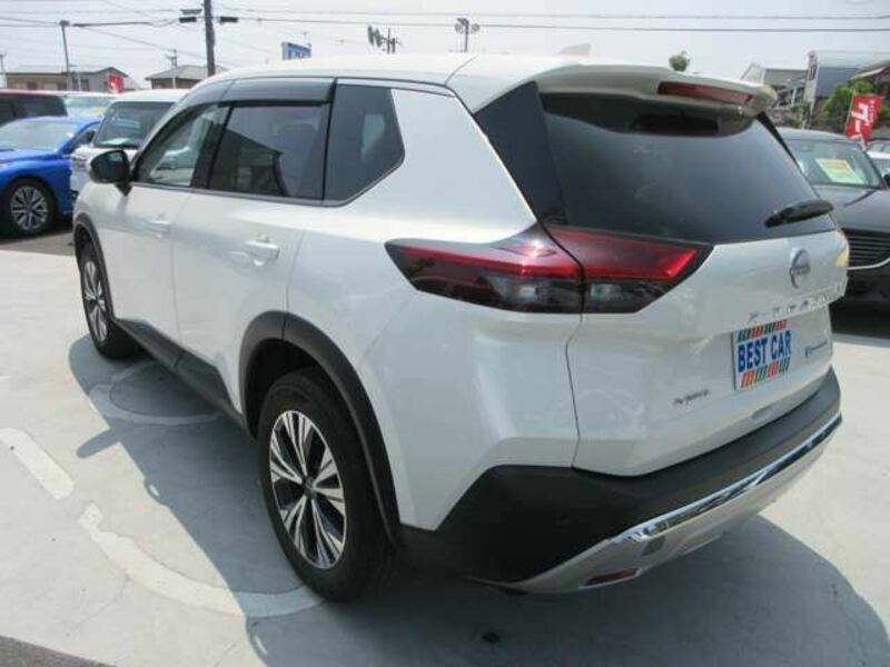 X-TRAIL