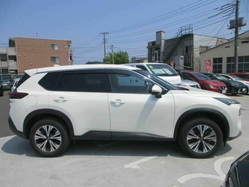 X-TRAIL