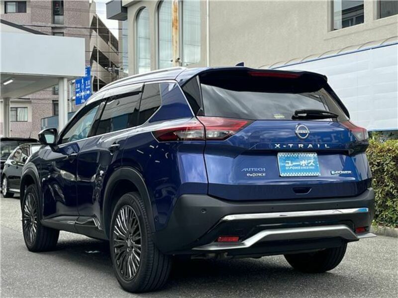 X-TRAIL