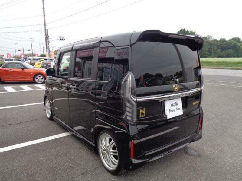 N BOX CUSTOM