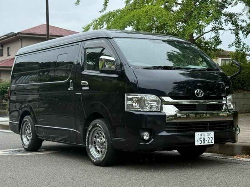 TOYOTA HIACE VAN