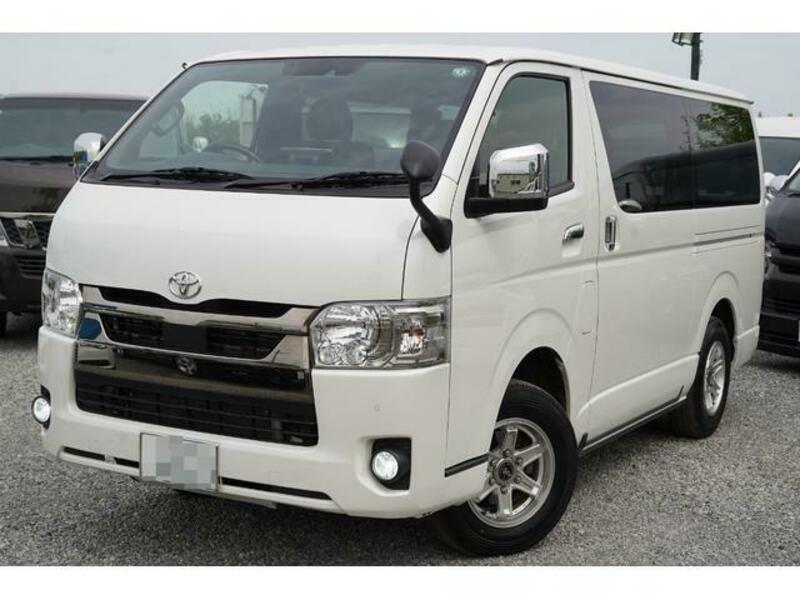 TOYOTA HIACE VAN