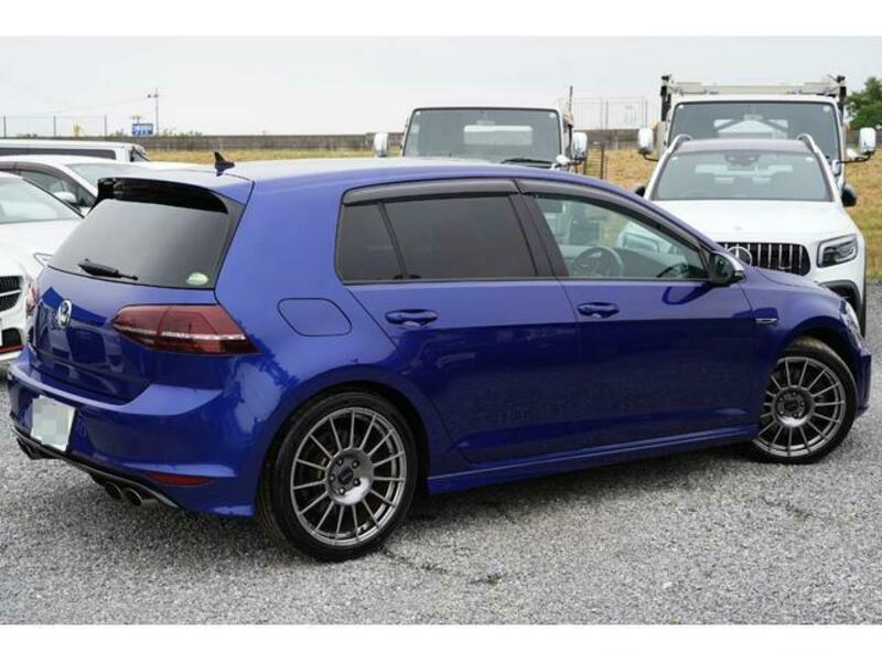 GOLF R