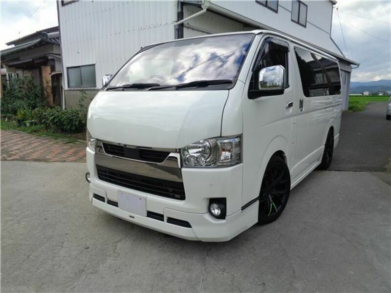 TOYOTA HIACE