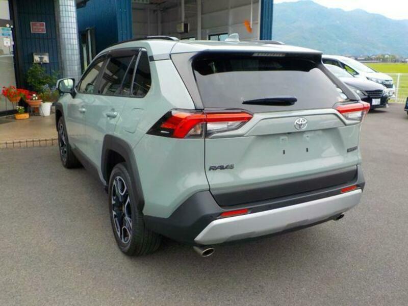 RAV4