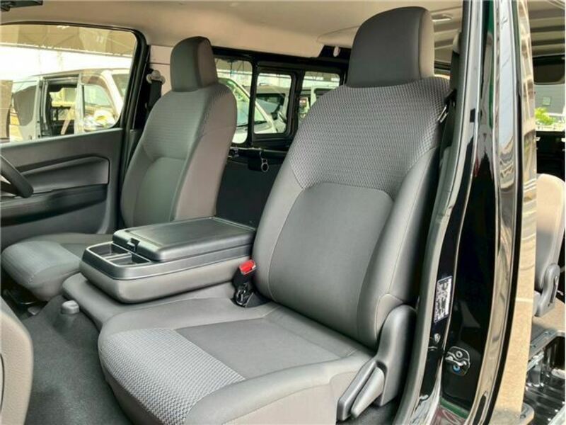 CARAVAN VAN