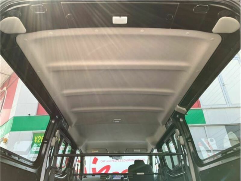 CARAVAN VAN