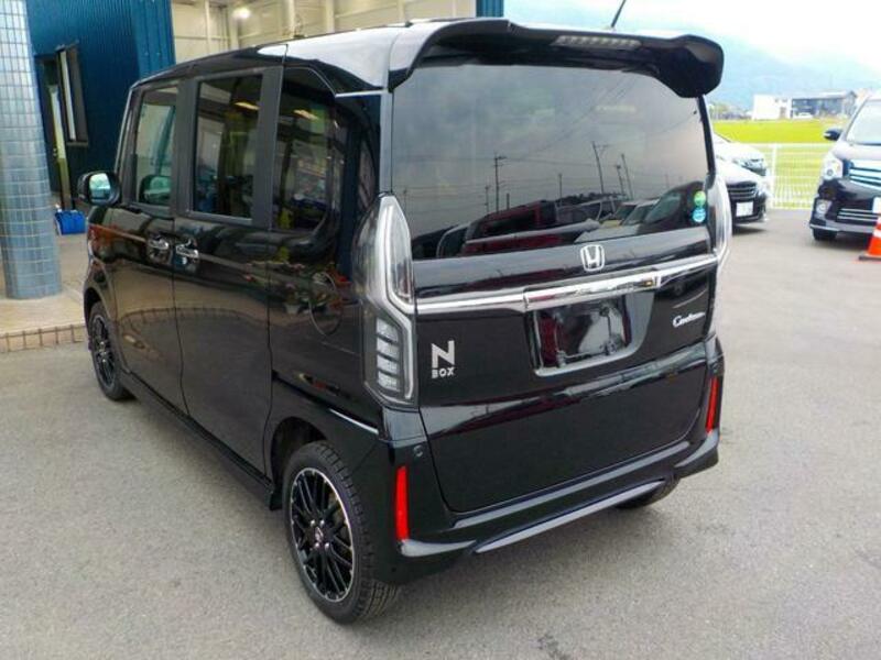 N BOX CUSTOM