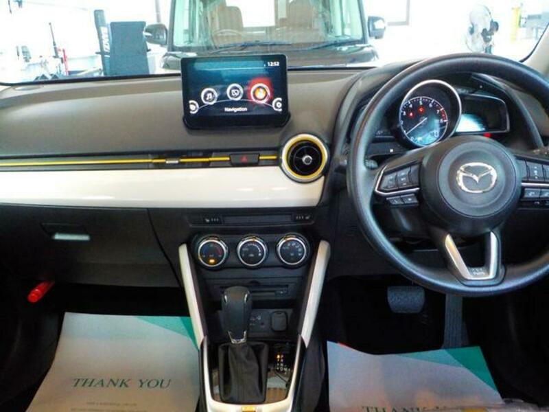 MAZDA2