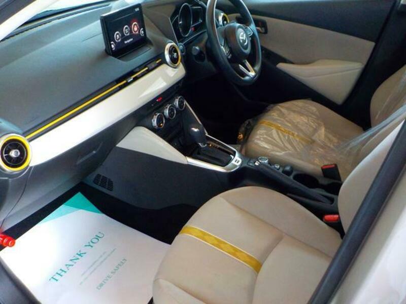 MAZDA2