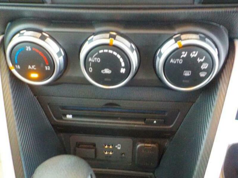 MAZDA2