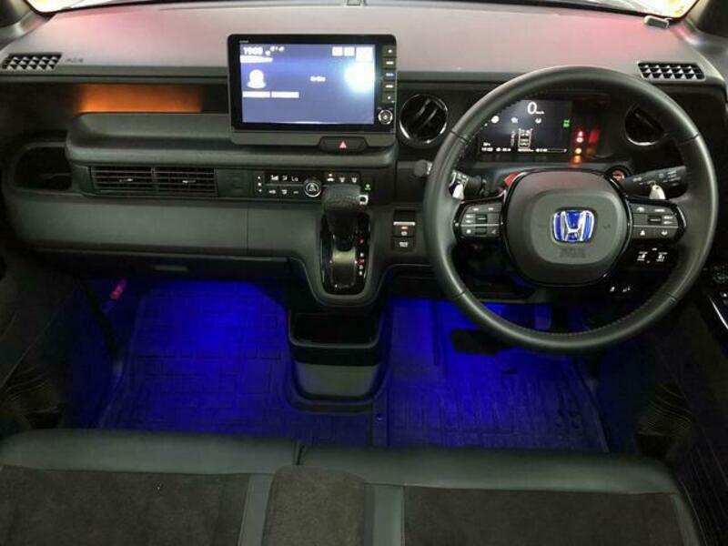 N BOX CUSTOM