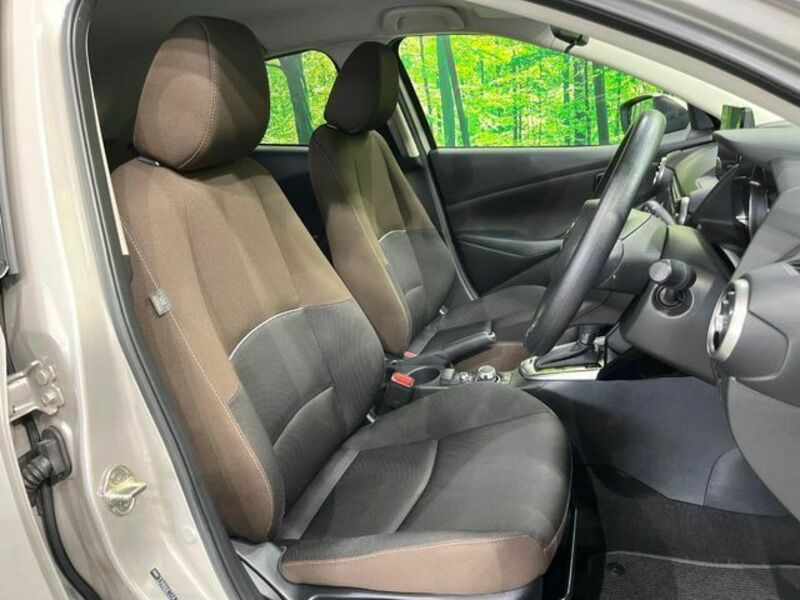 MAZDA2