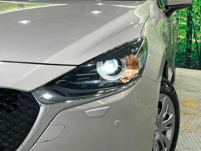 MAZDA2