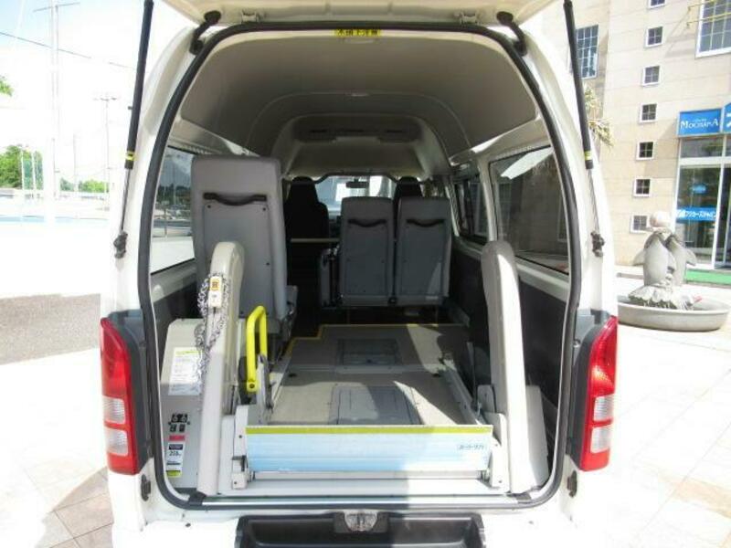 HIACE VAN