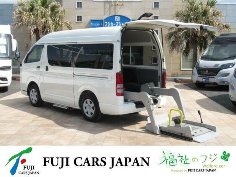 TOYOTA HIACE VAN