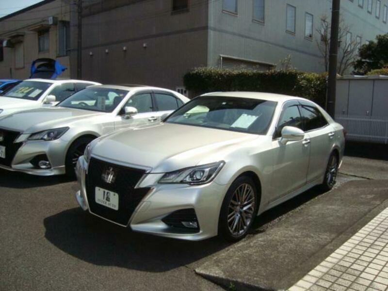 TOYOTA CROWN