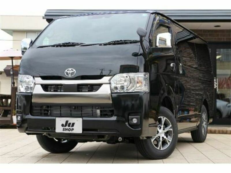 TOYOTA HIACE