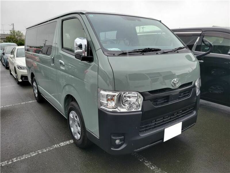 TOYOTA HIACE