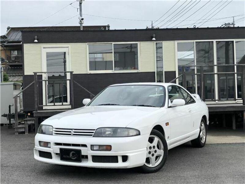 NISSAN SKYLINE