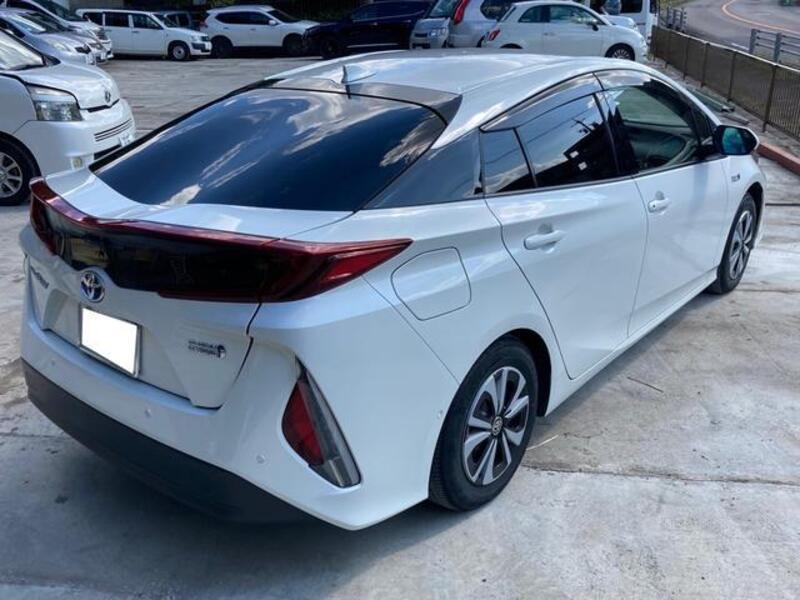 PRIUS PHV